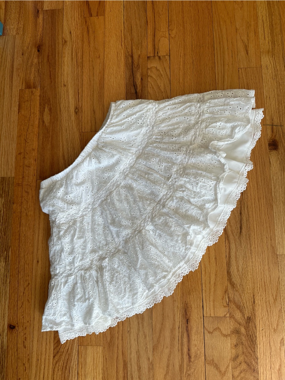 Sky to Moon White Cotton Eyelet Mini Skirt size Small